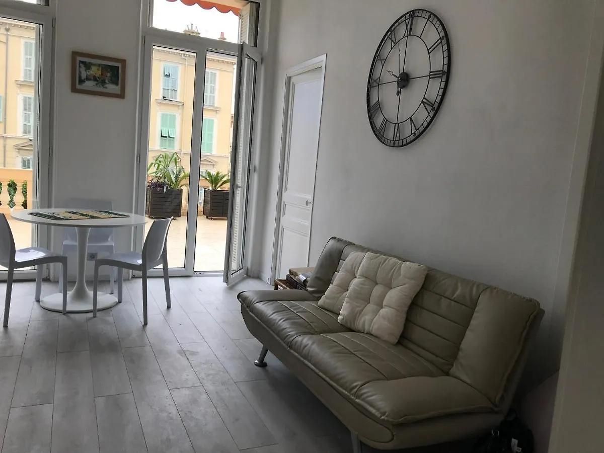 Апартаменты Appartement Terrasse Dans Palace Centre Ville Ментона Франция