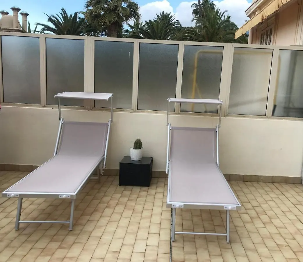 Appartement Terrasse Dans Palace Centre Ville Ментона Апартаменты